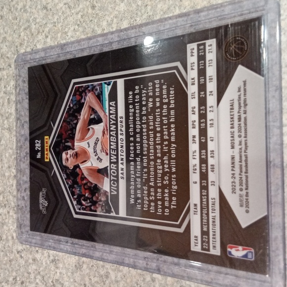 4 card Victor Wembanyama rc lot. - Picture 8 of 10